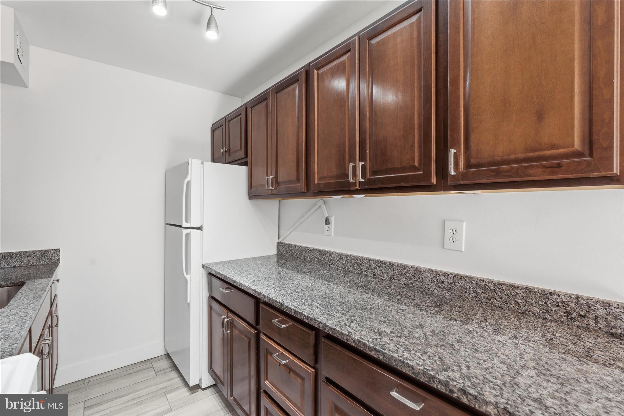 1200 South Arlington Ridge Road, Unit 311 Arlington, VA 22202 - Photo 6 of 18