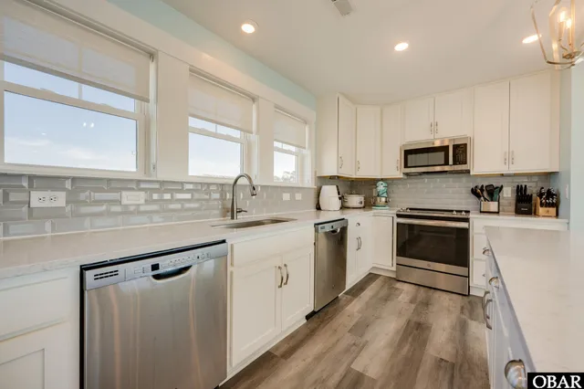 $1,845,000 | 984 Cruz Bay Lane, Corolla, NC 27927