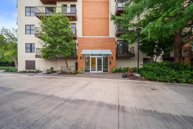 $389,000 | 2608 Museum Way, Unit 3417, Fort Worth, TX 76107