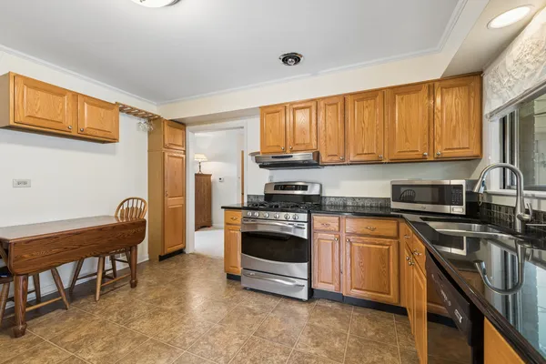 $524,900 | 1715 Verde Court, Mount Prospect, IL 60056