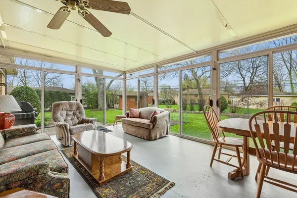 $524,900 | 1715 Verde Court, Mount Prospect, IL 60056