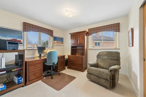 $524,900 | 1715 Verde Court, Mount Prospect, IL 60056