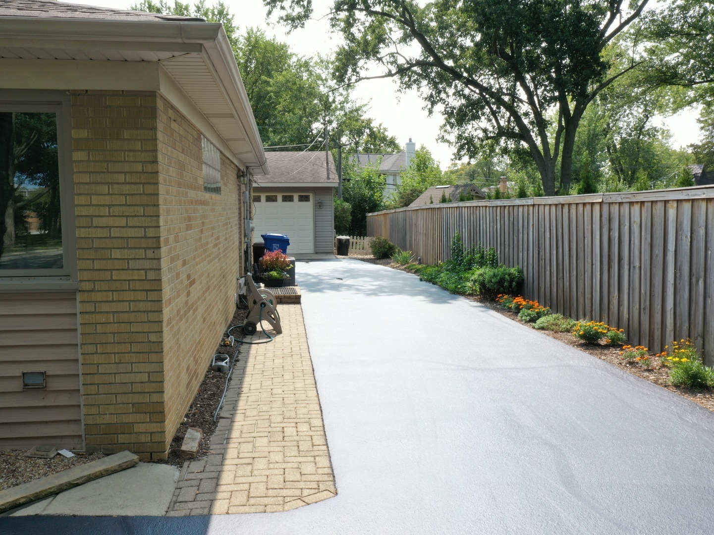 1715 Verde Court Mount Prospect, IL 60056 - Photo 29 of 30 a view of a pathway of a house