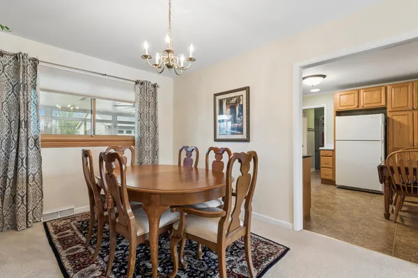 $524,900 | 1715 Verde Court, Mount Prospect, IL 60056