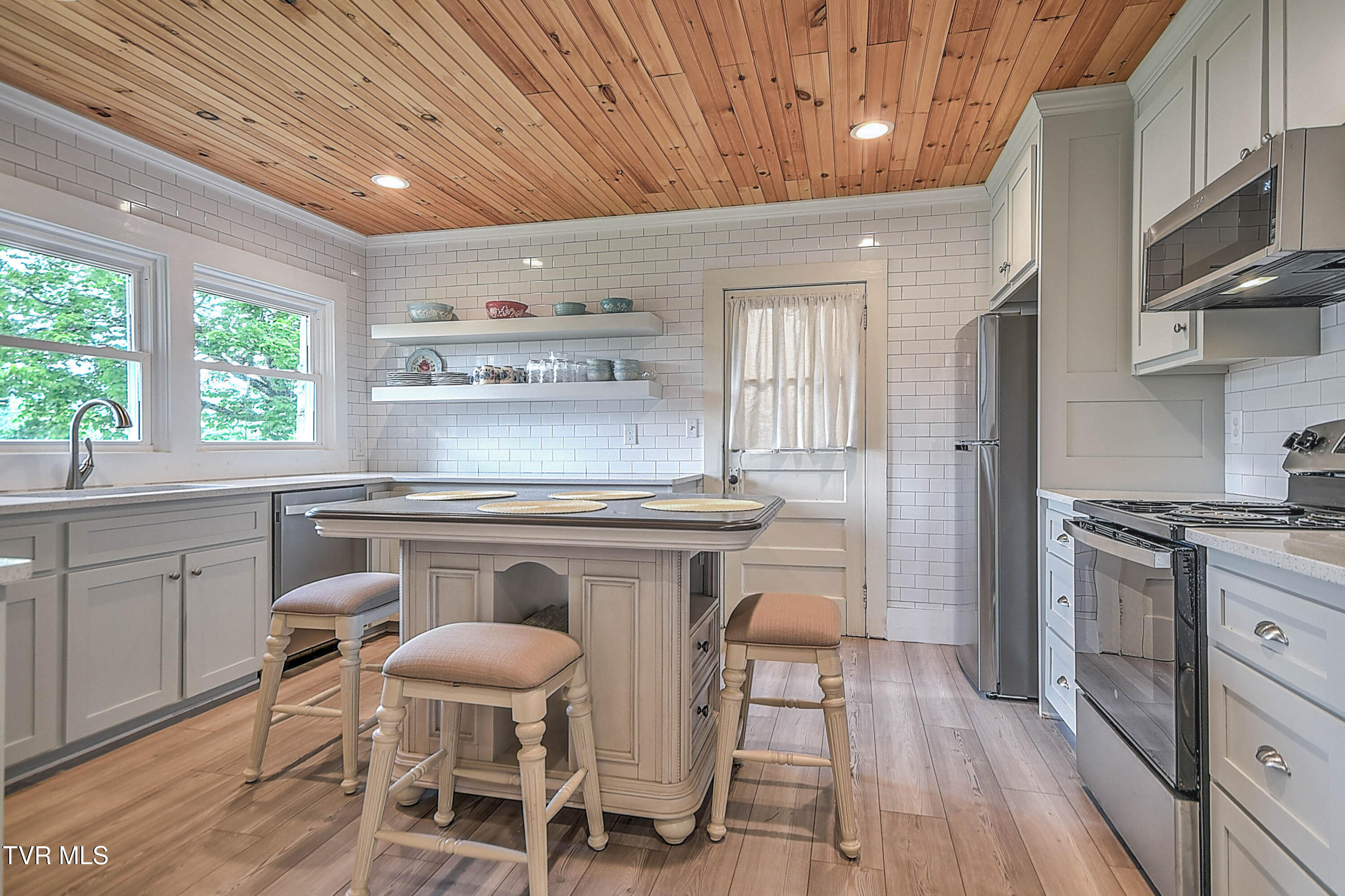 390 Sokassa Road Newland, NC 28657 - Photo 11 of 76 390 Sokassa #1 TN-17