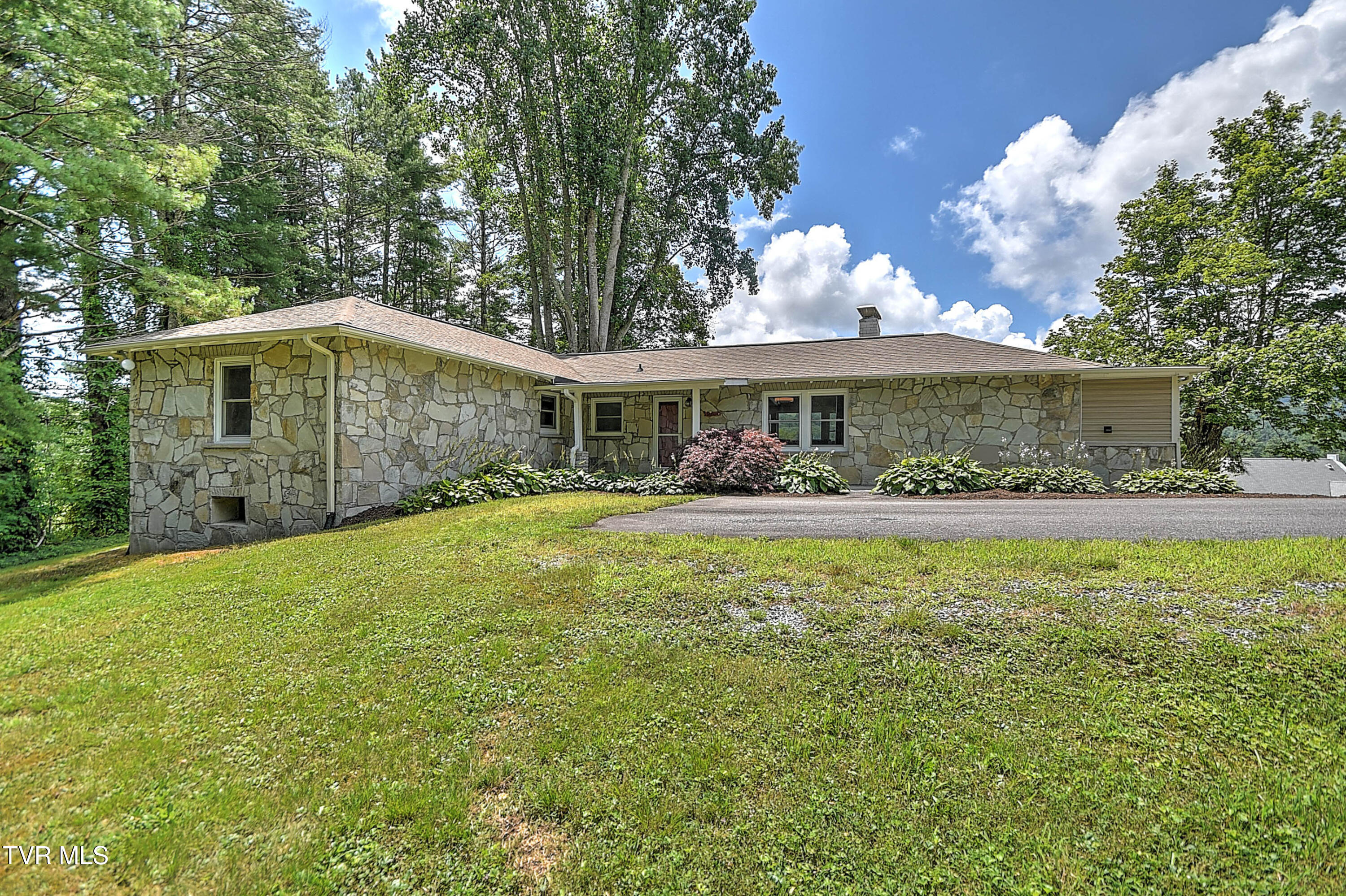 390 Sokassa Road Newland, NC 28657 - Photo 32 of 76 390 Sokassa #1 TN-44