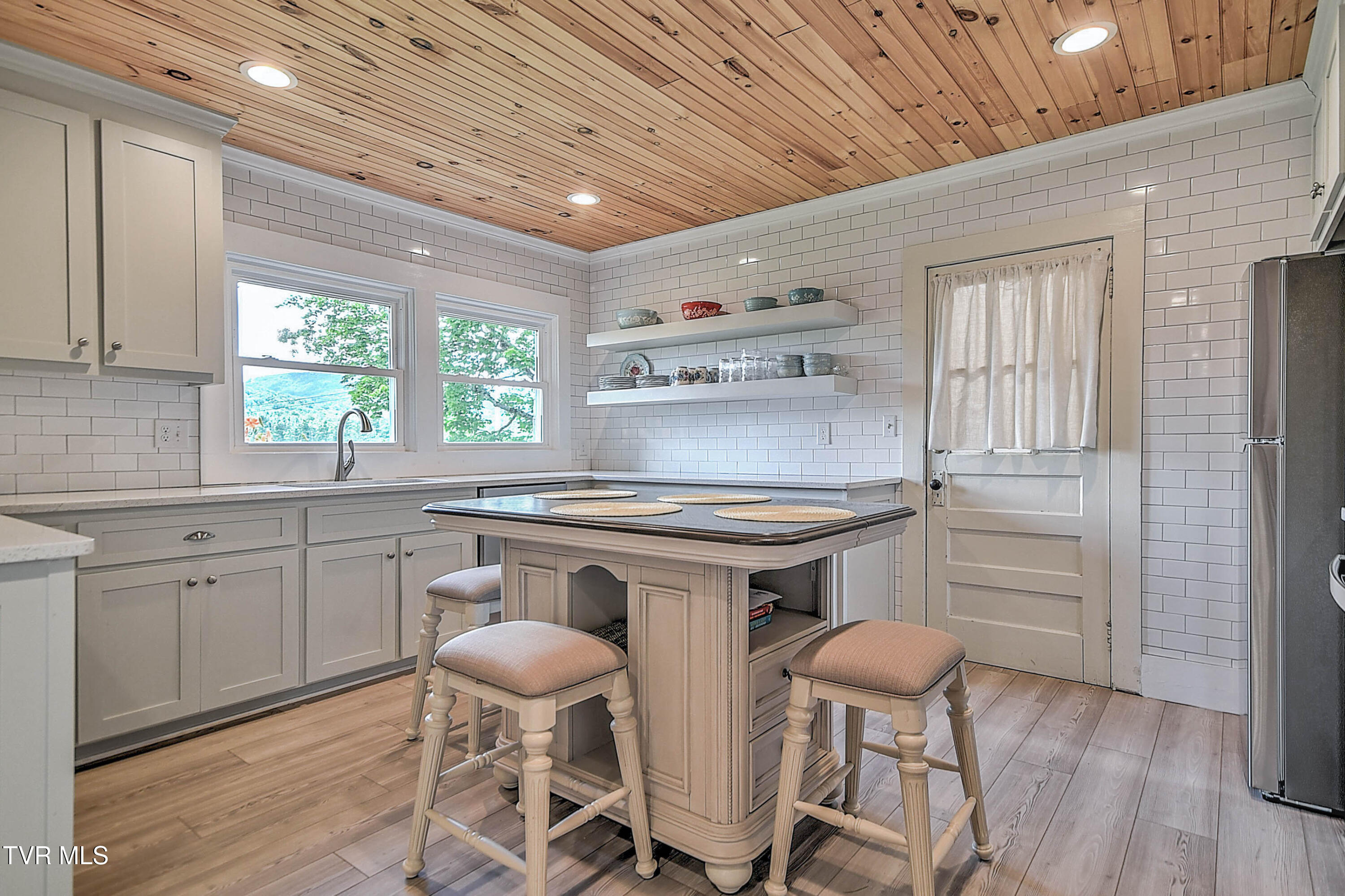 390 Sokassa Road Newland, NC 28657 - Photo 10 of 76 390 Sokassa #1 TN-16