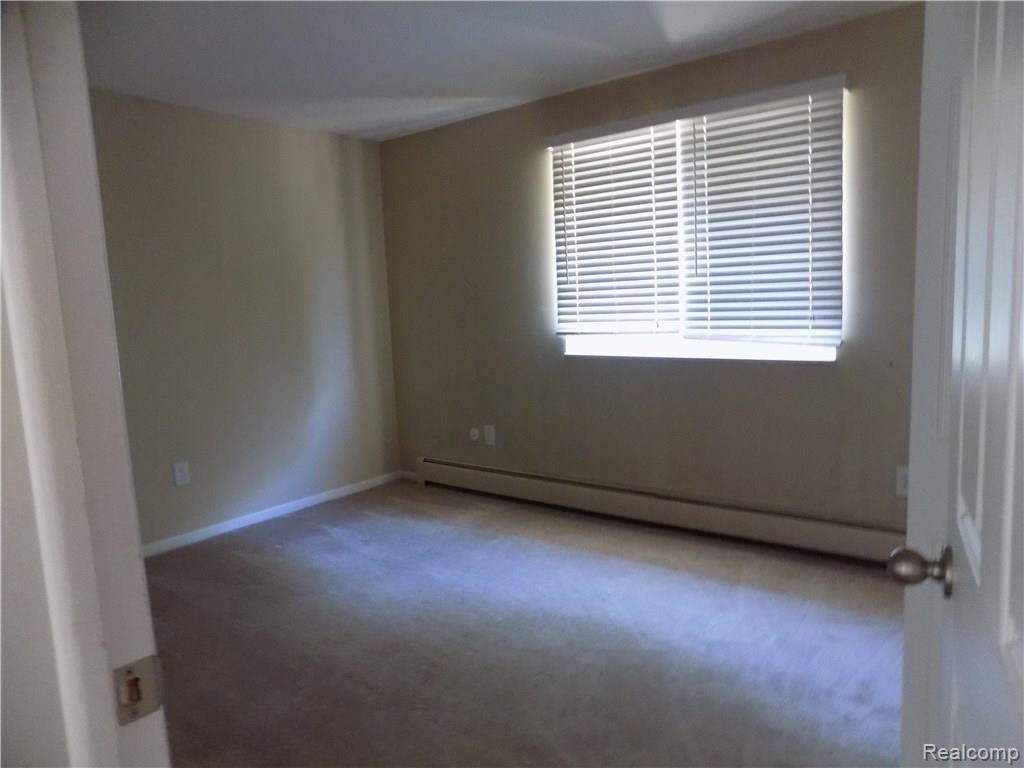 1139 Tienken Court, Unit 226 Rochester Hills, MI 48306 - Photo 6 of 18