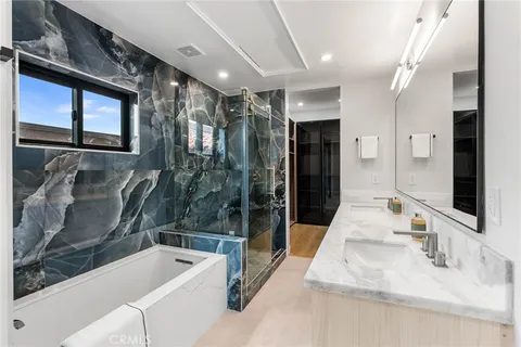 $3,299,000 | 424 20th Huntington Beach, Huntington Beach, CA 92648