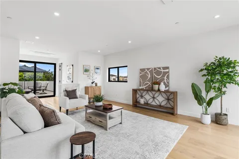 $3,299,000 | 424 20th Huntington Beach, Huntington Beach, CA 92648