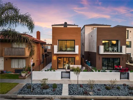 $3,299,000 | 424 20th Huntington Beach, Huntington Beach, CA 92648