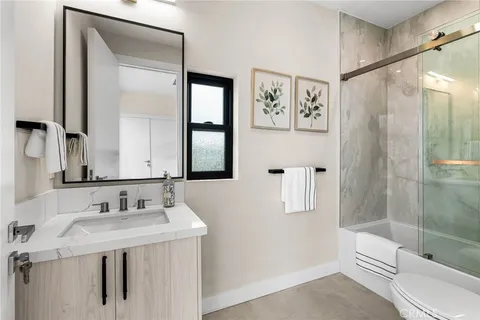 $3,299,000 | 424 20th Huntington Beach, Huntington Beach, CA 92648