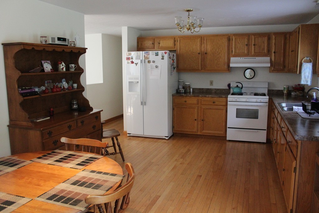 46 Old Spencer Road Charlton, MA 01507 - Photo 3 of 17 Gallery Image 3