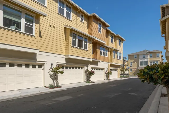 $1,350,000 | 31 Bremerton Circle, Redwood Shores, CA 94065