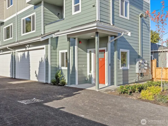 $424,950 | 215 Corrin Avenue Northwest, Unit A, Orting, WA 98360