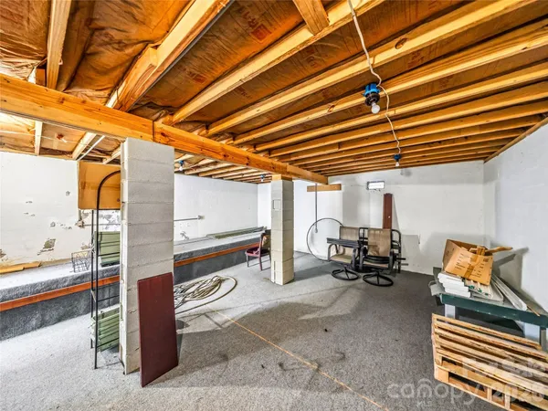 a view of parking area