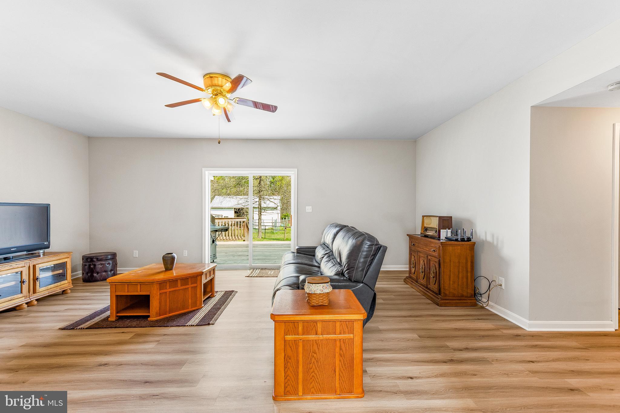40280 Wathen Road Leonardtown, MD 20650 - Photo 25 of 64 Large family room w/ access to the deck