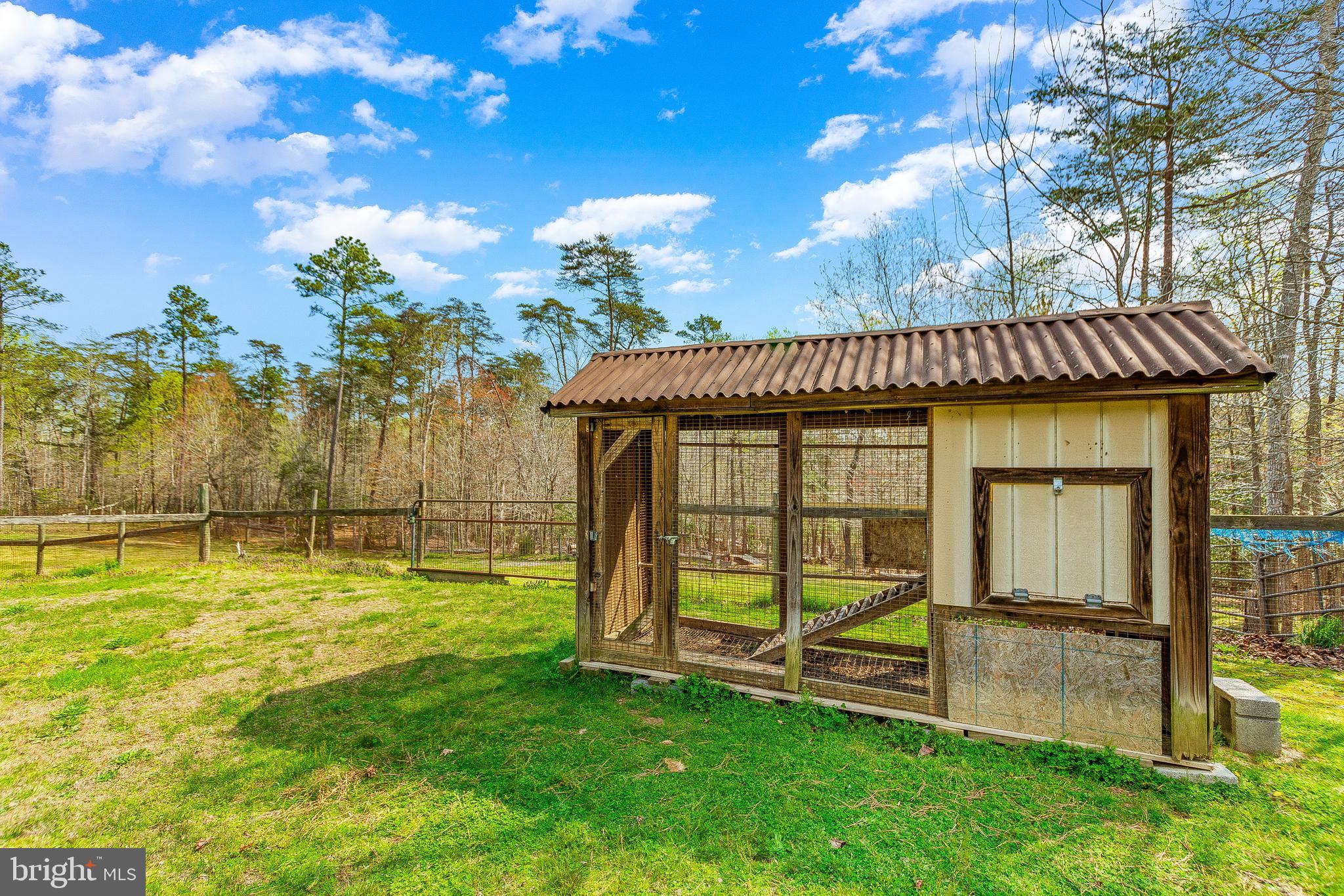 40280 Wathen Road Leonardtown, MD 20650 - Photo 56 of 64 Chicken coop!