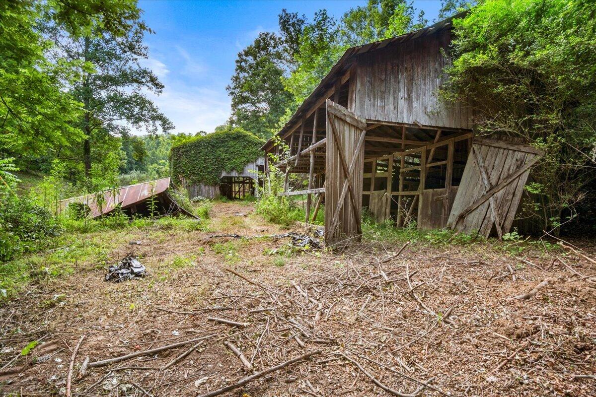 2661 Buncomb Road Tyner, KY 40486 - Photo 2 of 25 Tobacco Barn