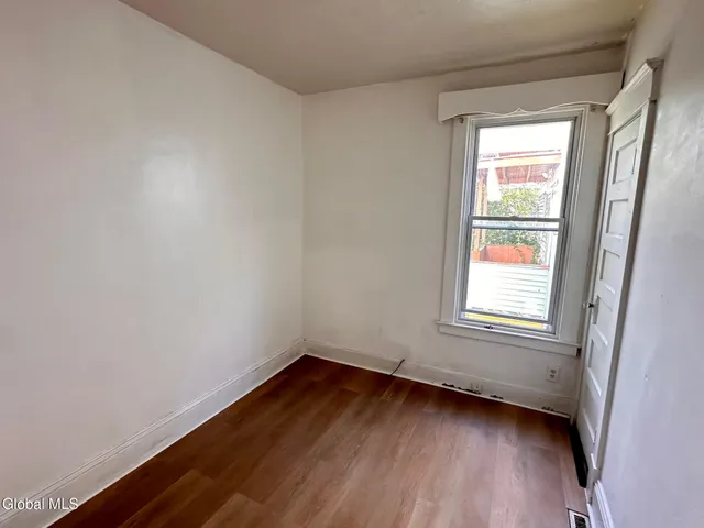 $1,375 | 427 Duane Avenue, Unit 1, Schenectady, NY 12304