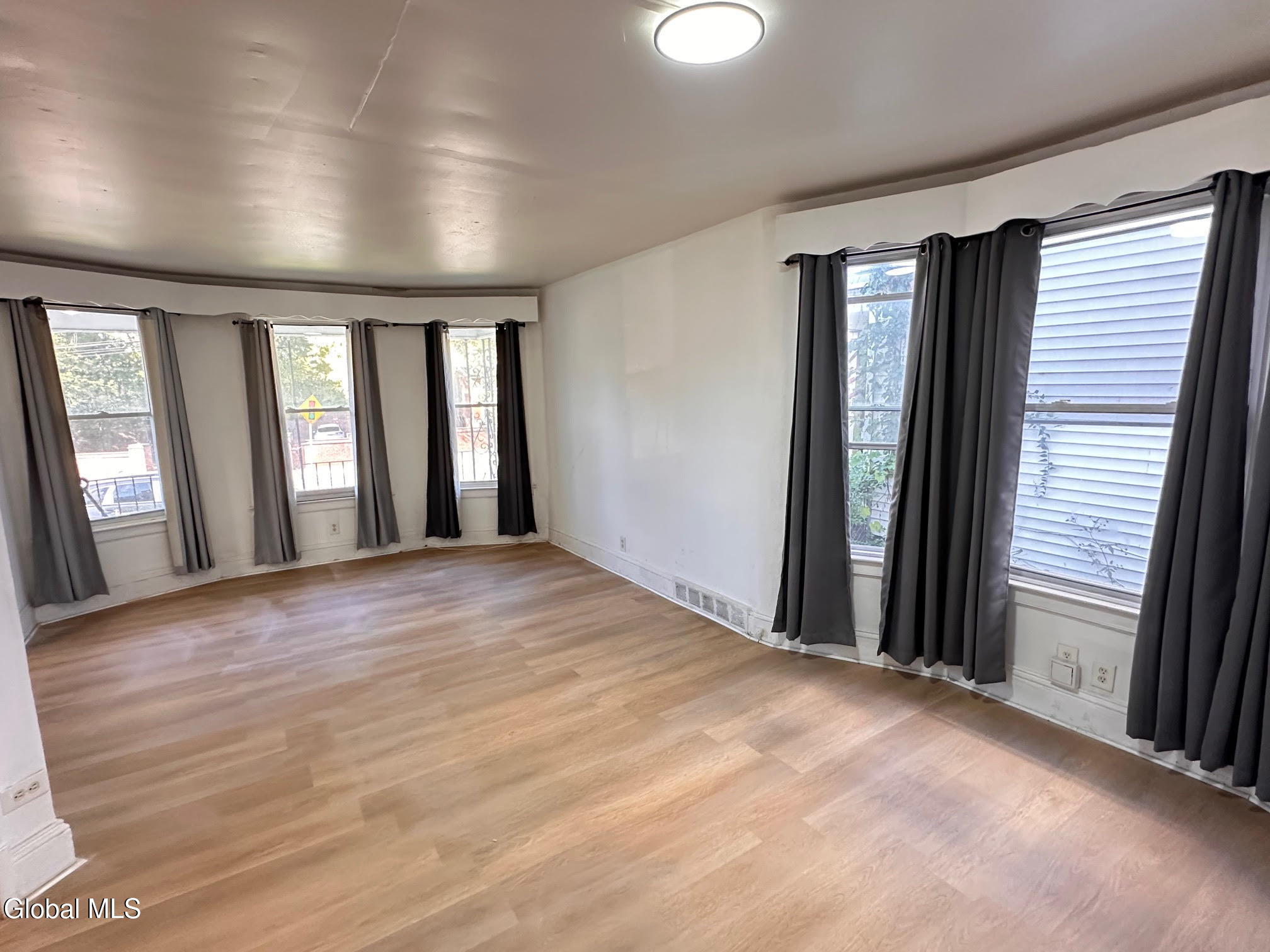 427 Duane Avenue, Unit 1 Schenectady, NY 12304 - Photo 2 of 12 325352