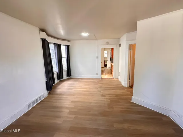 $1,375 | 427 Duane Avenue, Unit 1, Schenectady, NY 12304