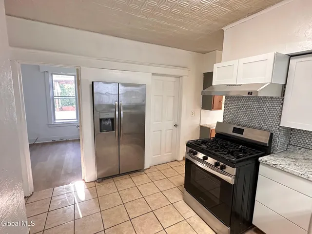 $1,375 | 427 Duane Avenue, Unit 1, Schenectady, NY 12304