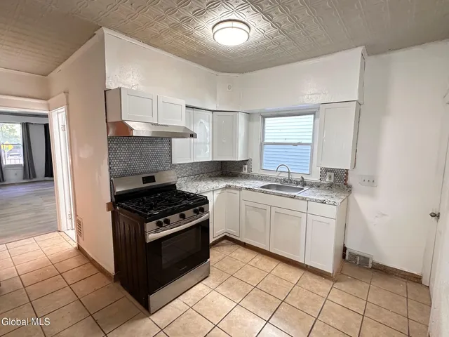 $1,375 | 427 Duane Avenue, Unit 1, Schenectady, NY 12304