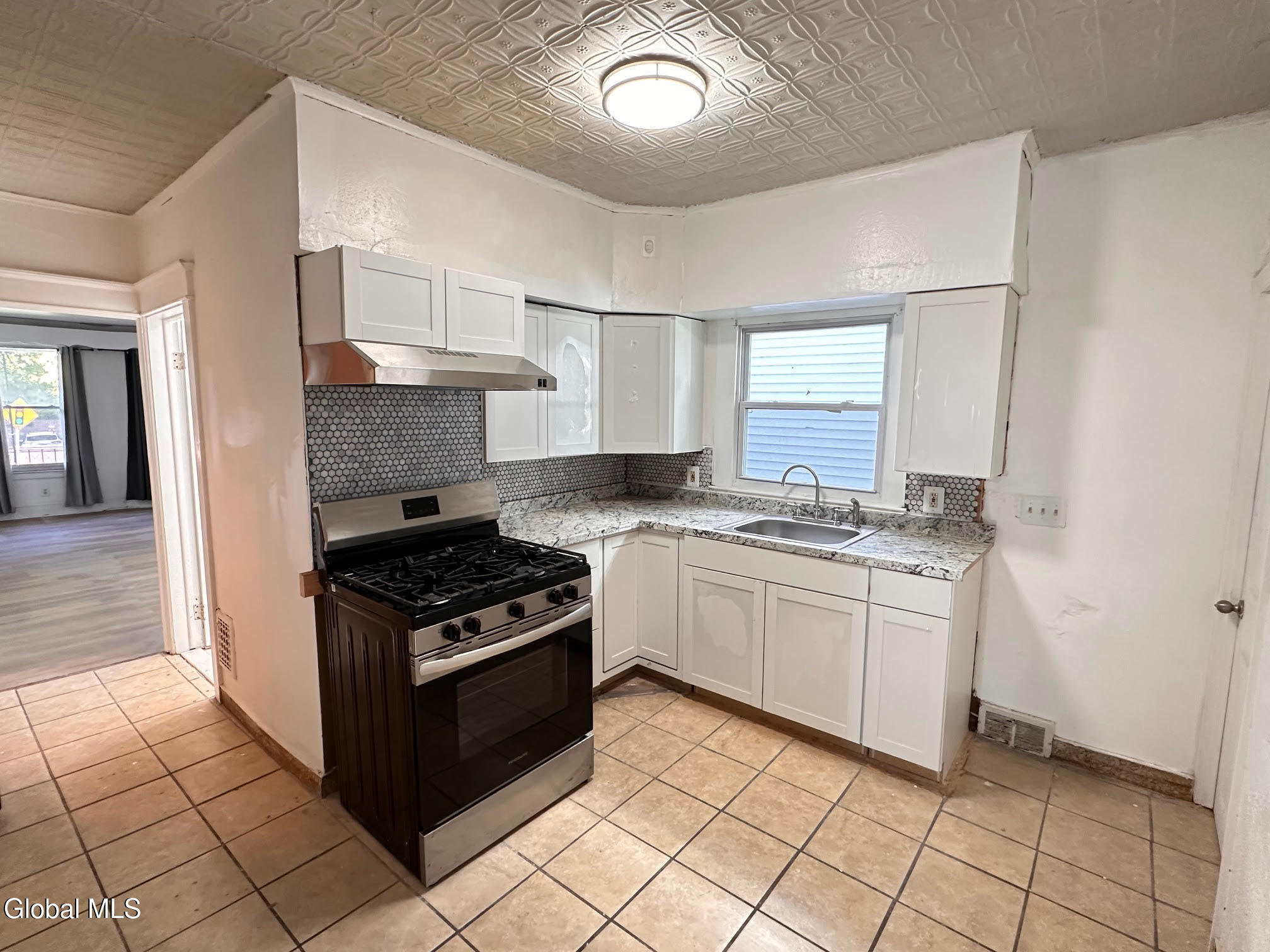 427 Duane Avenue, Unit 1 Schenectady, NY 12304 - Photo 5 of 12 235233