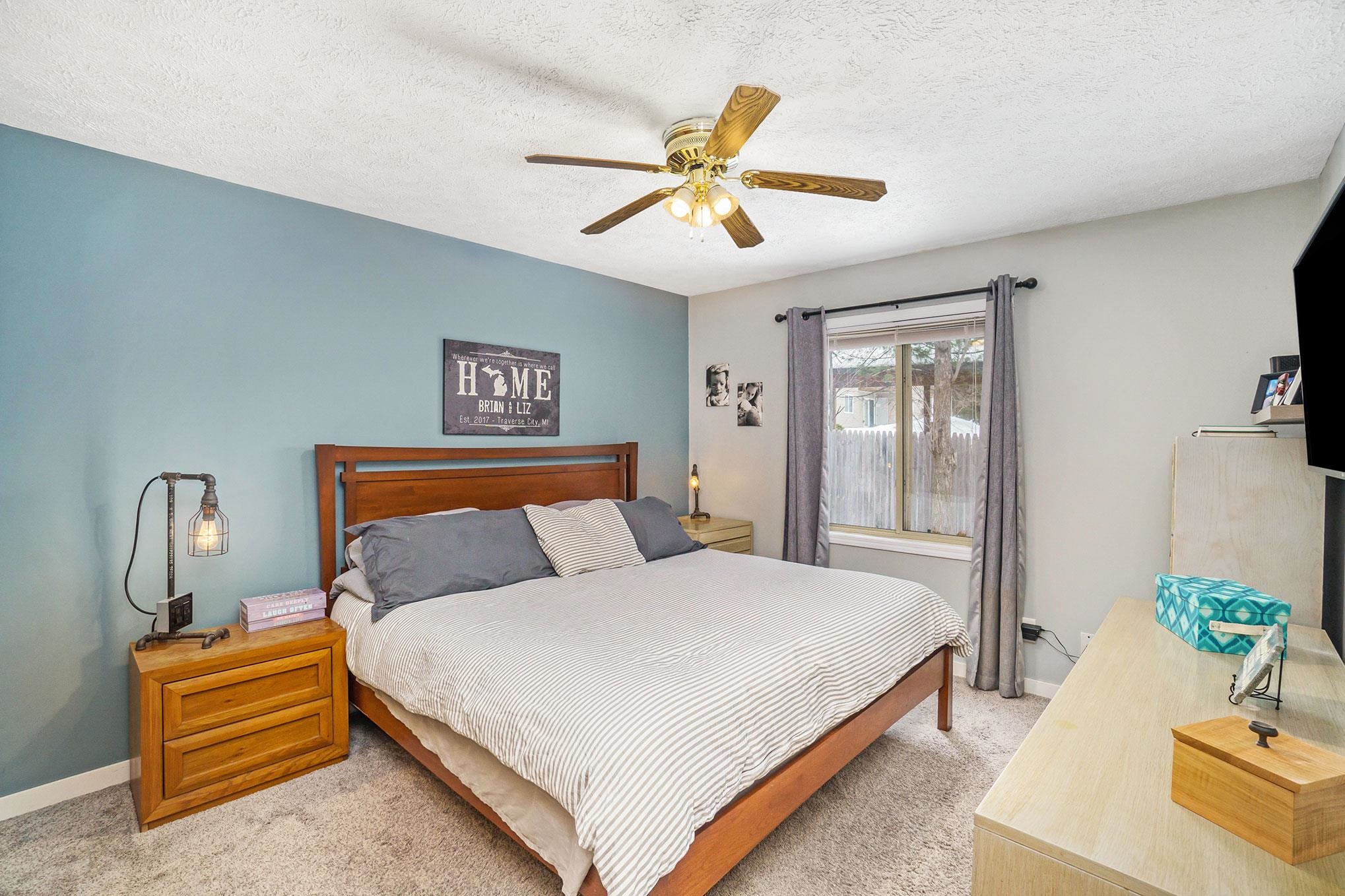 3449 Holiday Road Traverse City, MI 49686 - Photo 10 of 20 1906735-9.JPG