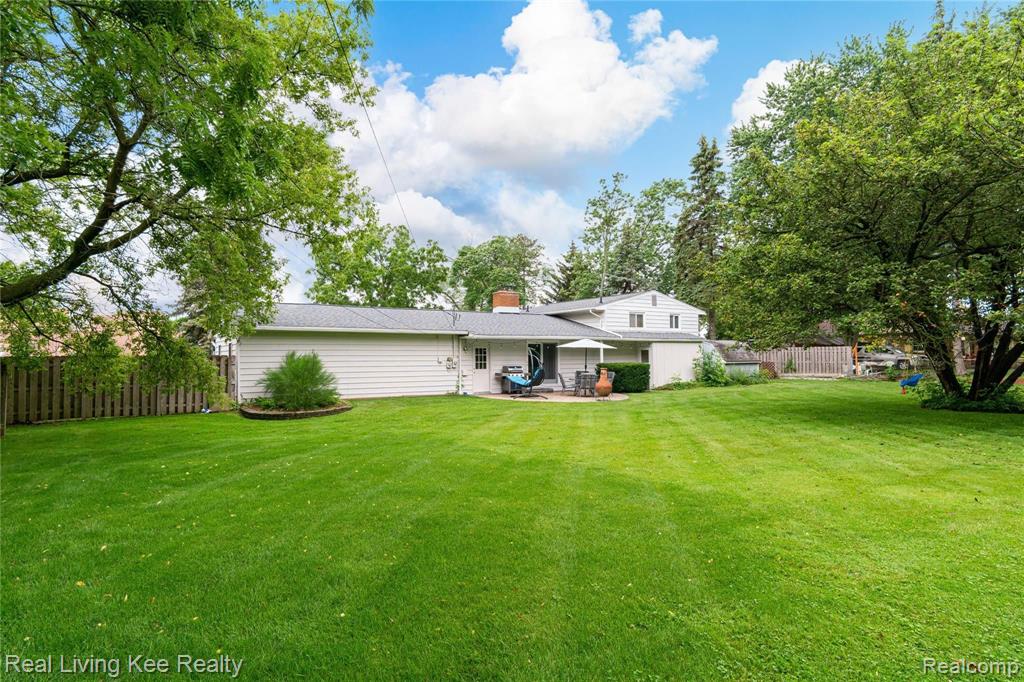 1088 North Adams Road Rochester Hills, MI 48306 - Photo 5 of 49