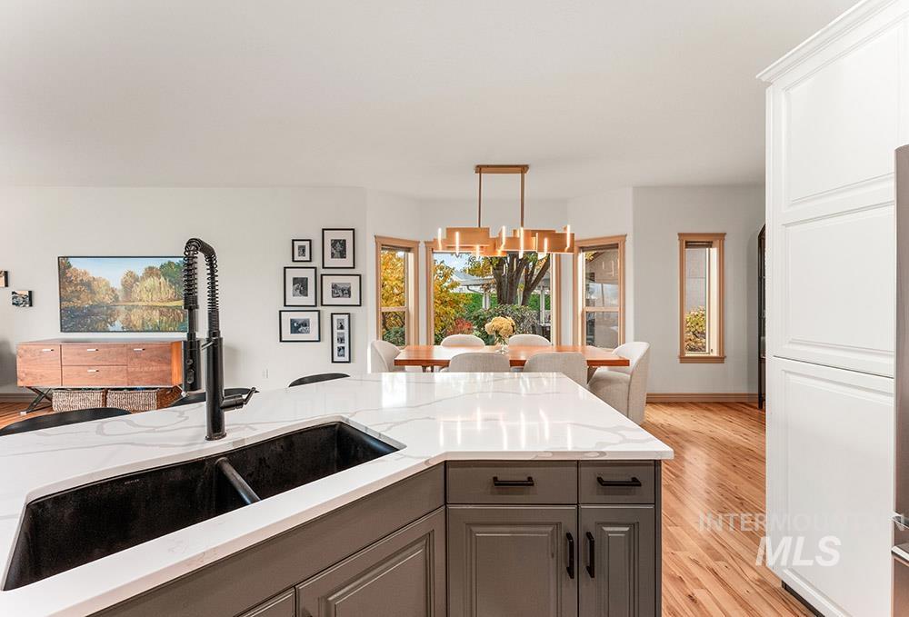 256 East Lake Rim Lane Boise, ID 83706 - Photo 13 of 34