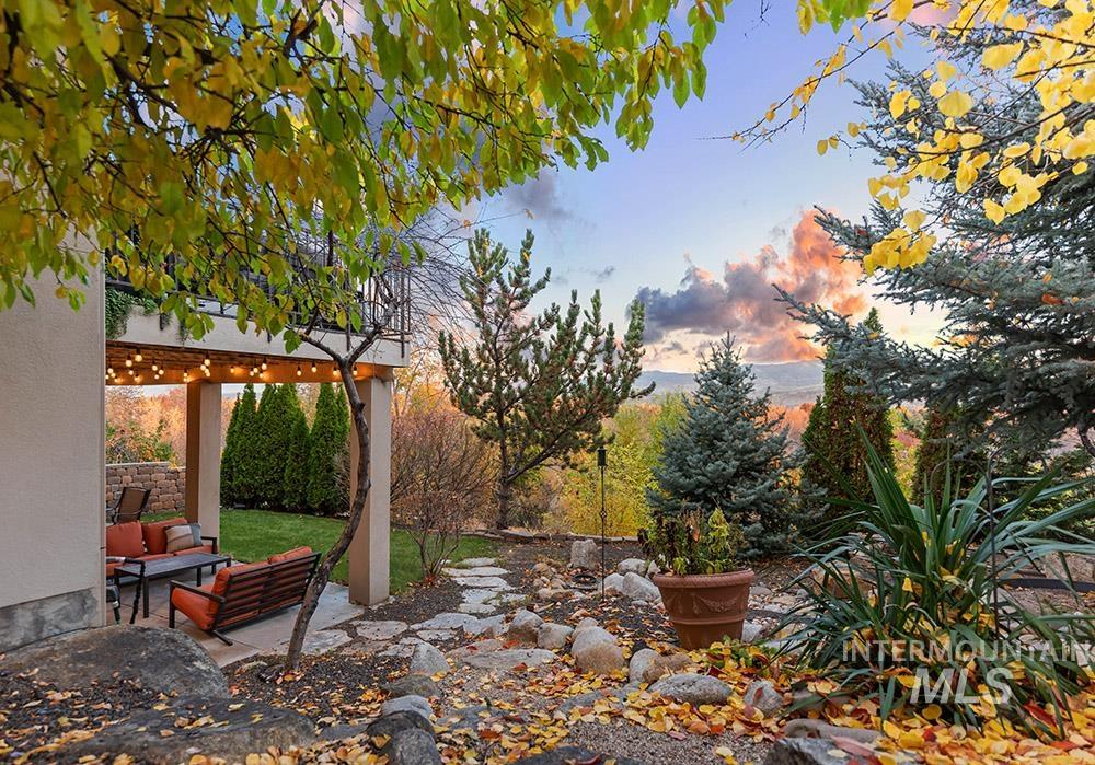 256 East Lake Rim Lane Boise, ID 83706 - Photo 30 of 34