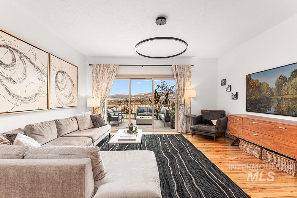 256 East Lake Rim Lane Boise, ID 83706 - Photo 6 of 34