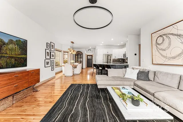 $699,900 | 256 East Lake Rim Lane, Boise, ID 83706