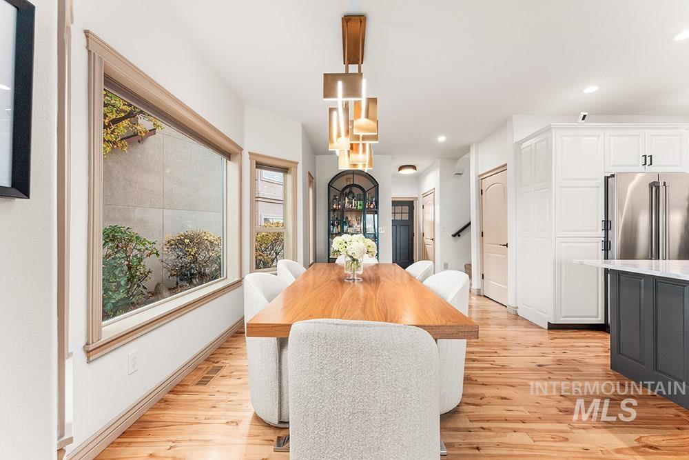 256 East Lake Rim Lane Boise, ID 83706 - Photo 9 of 34