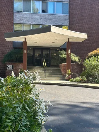 $575,000 | 22 Chestnut Place, Unit 306, Brookline, MA 02445