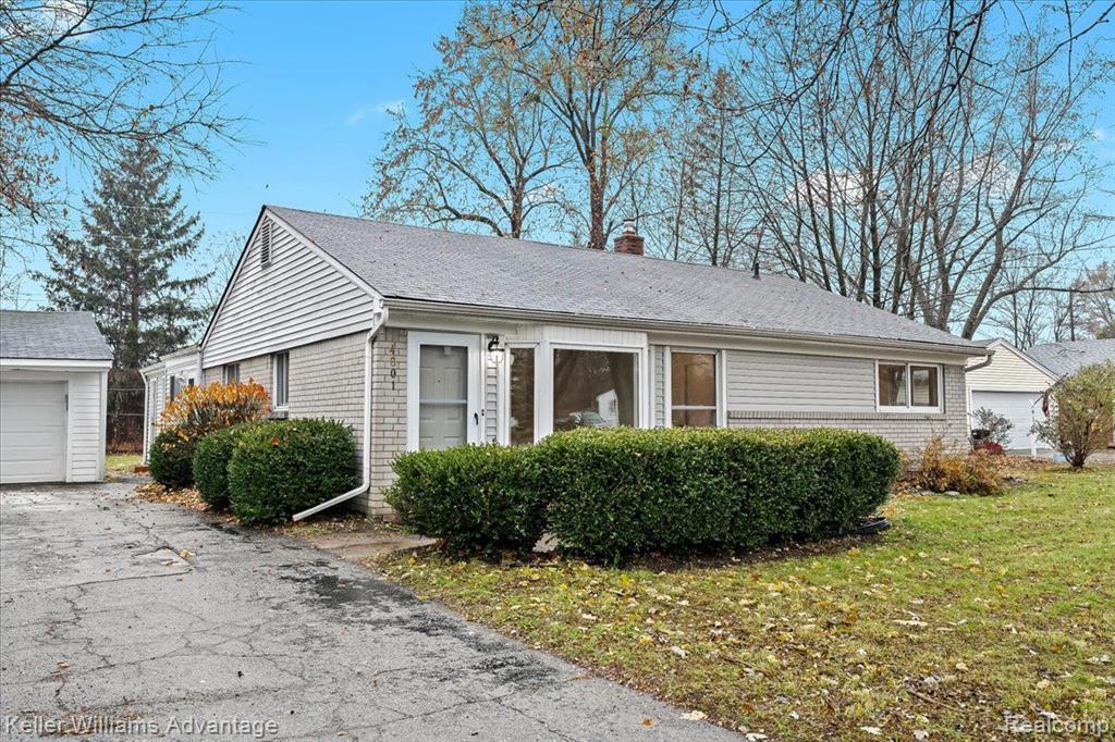 4801 Rioview Drive Clarkston, MI 48346 - Photo 3 of 28