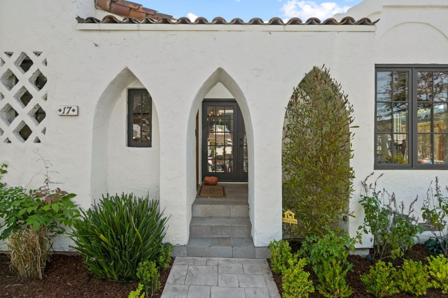 17 Stanley Road Burlingame, CA 94010 - Photo 4 of 49 Gallery Image 4