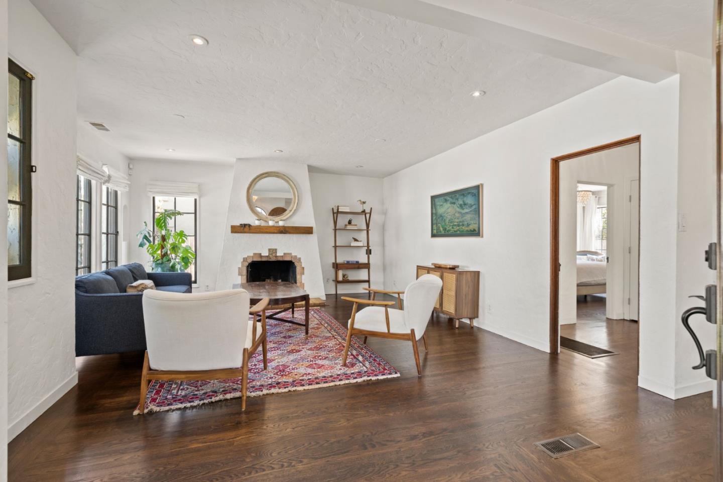 17 Stanley Road Burlingame, CA 94010 - Photo 7 of 49 Gallery Image 7