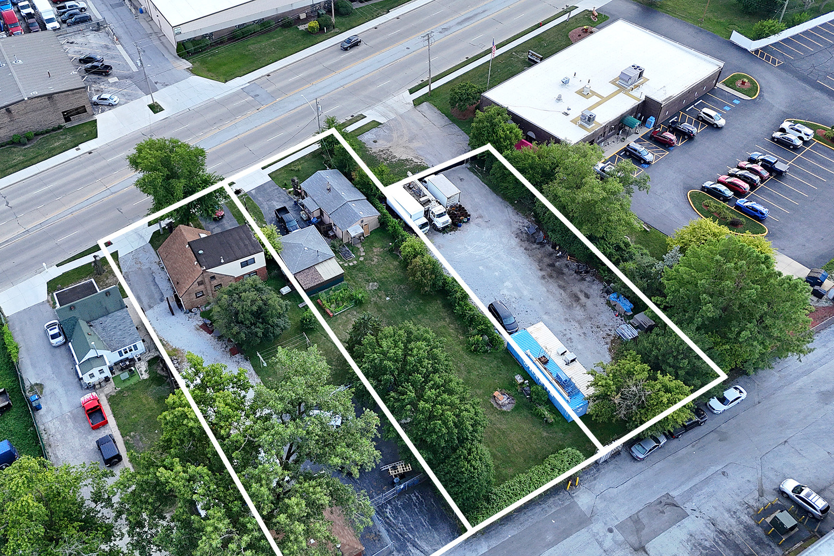 4424 Midlothian Turnpike Crestwood, IL 60418 - Photo 1 of 1 an aerial view of house with a yard