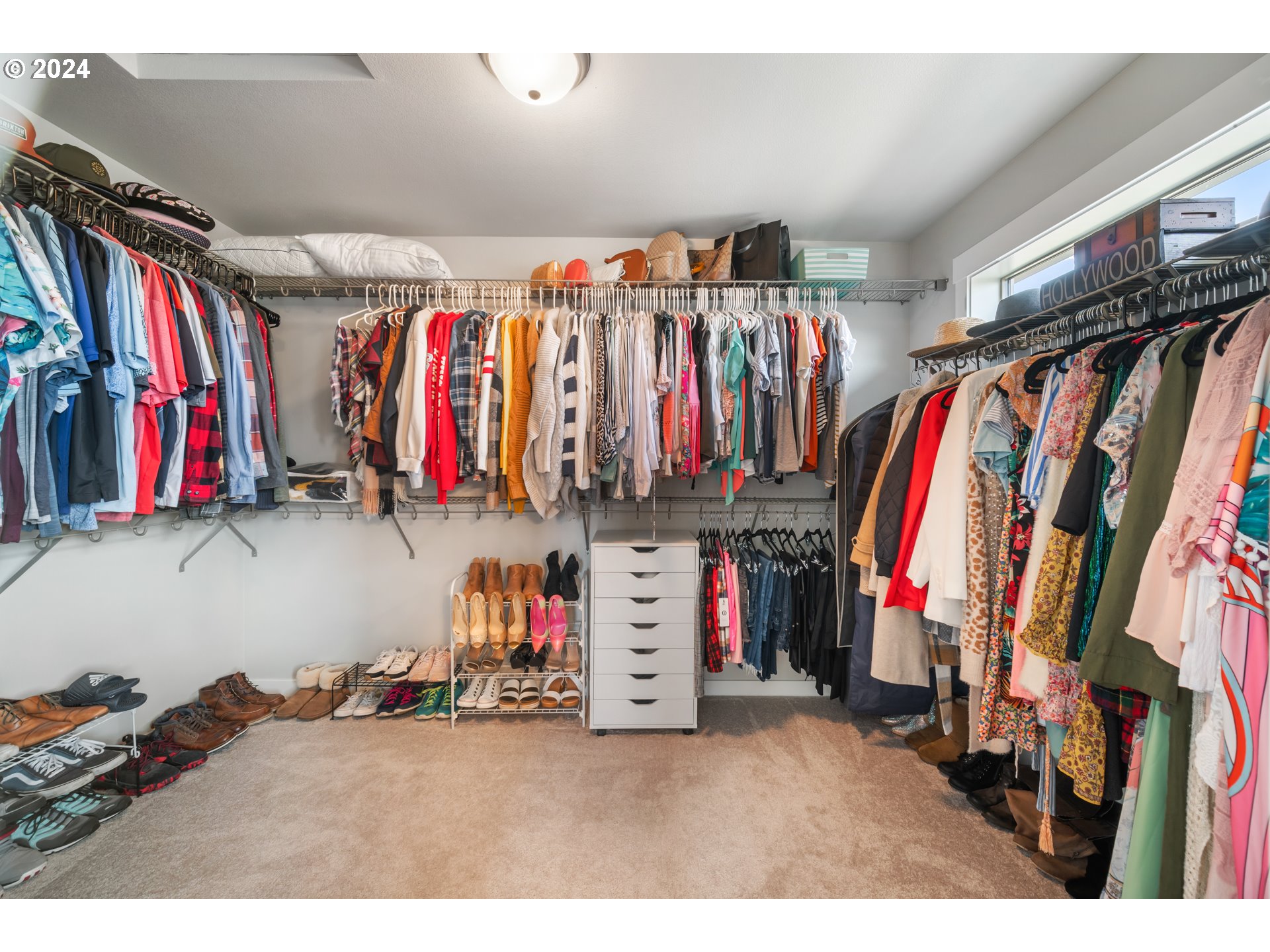 2408 South Eagle Ridge Drive Ridgefield, WA 98642 - Photo 20 of 32 a view of walk in closet with clothes