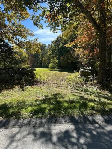 $425,000 | 8 Strawberry Lane, Westport, MA 02790