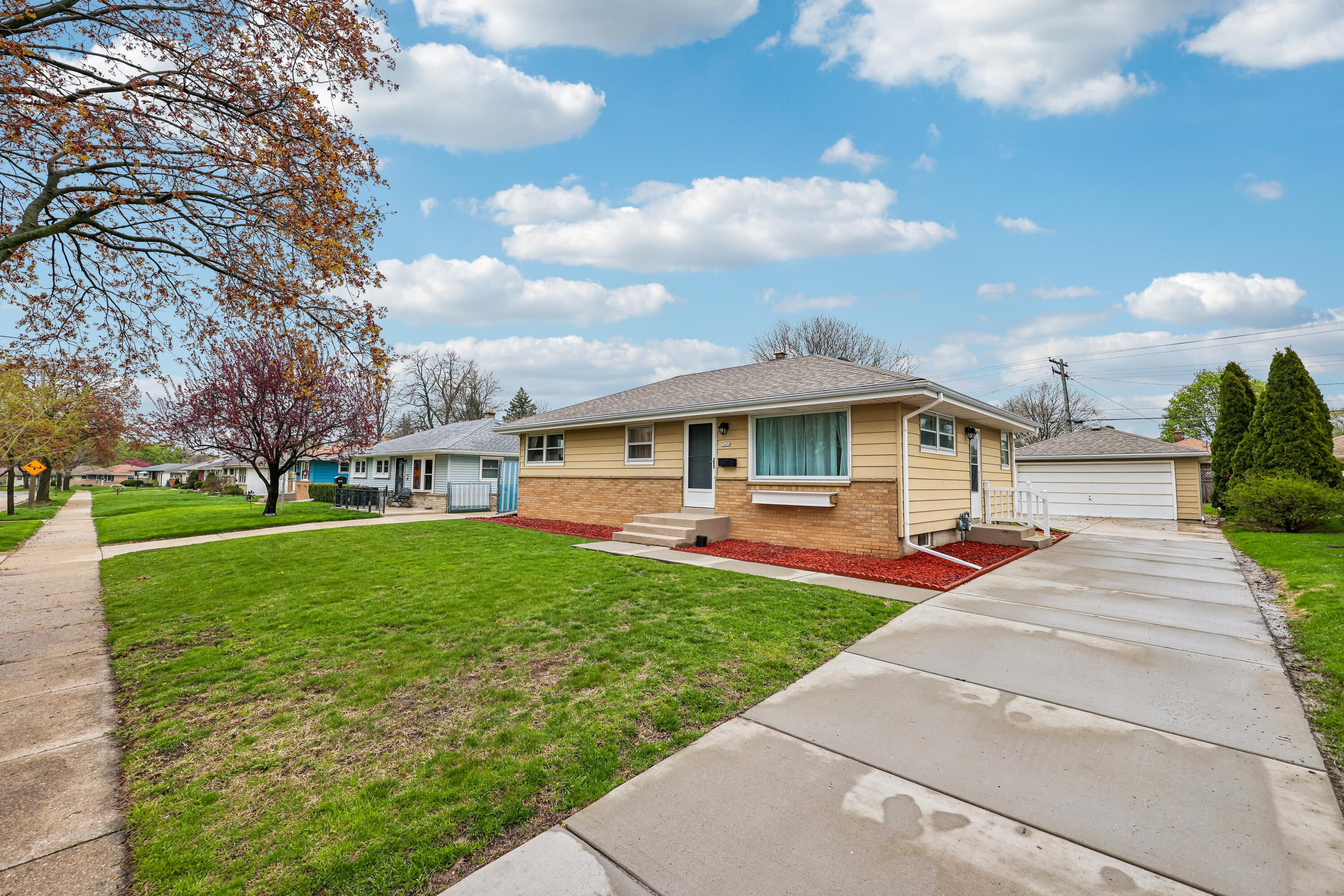 3404 South 73rd Street Milwaukee, WI 53219 - Photo 5 of 40 Fornt 4