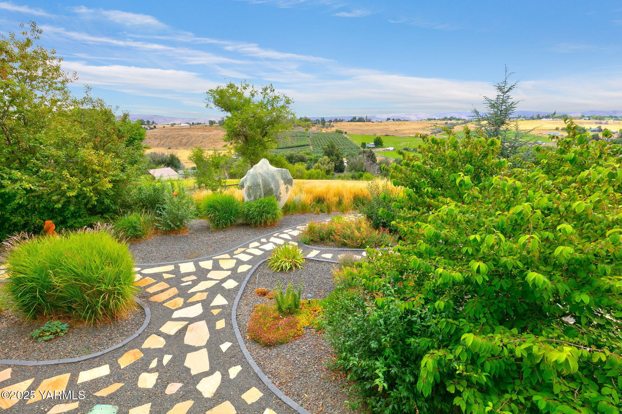 720 Ghormley Road Yakima, WA 98908 - Photo 14 of 47 a view of a pathway with a park