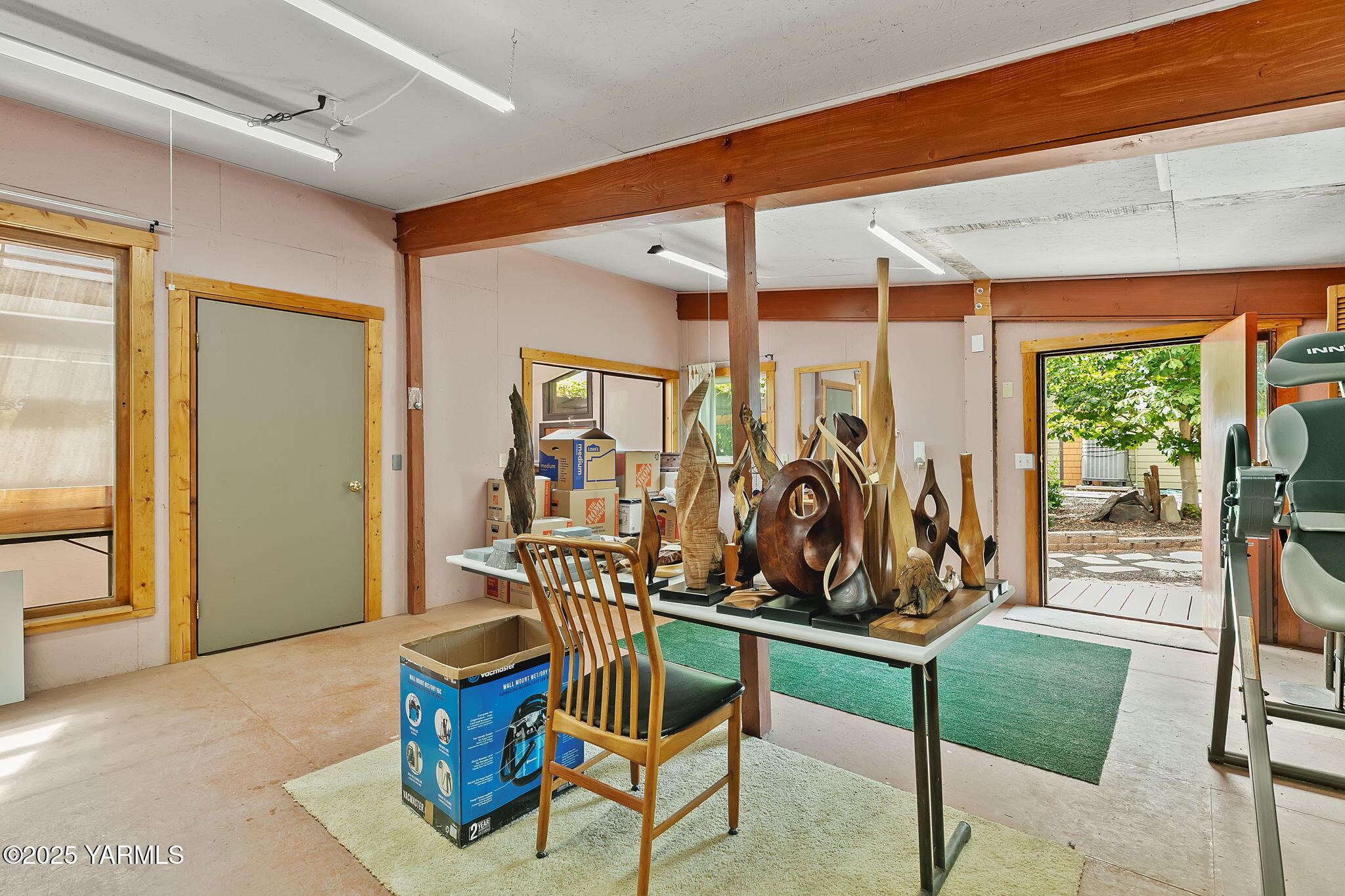 720 Ghormley Road Yakima, WA 98908 - Photo 43 of 47 a view of a room with gym equipment