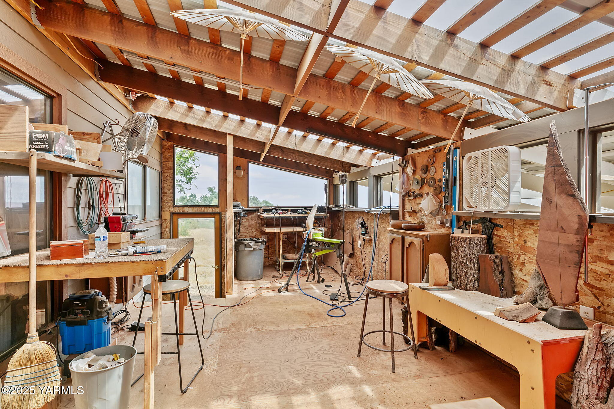 720 Ghormley Road Yakima, WA 98908 - Photo 45 of 47 a view of a bar restaurant