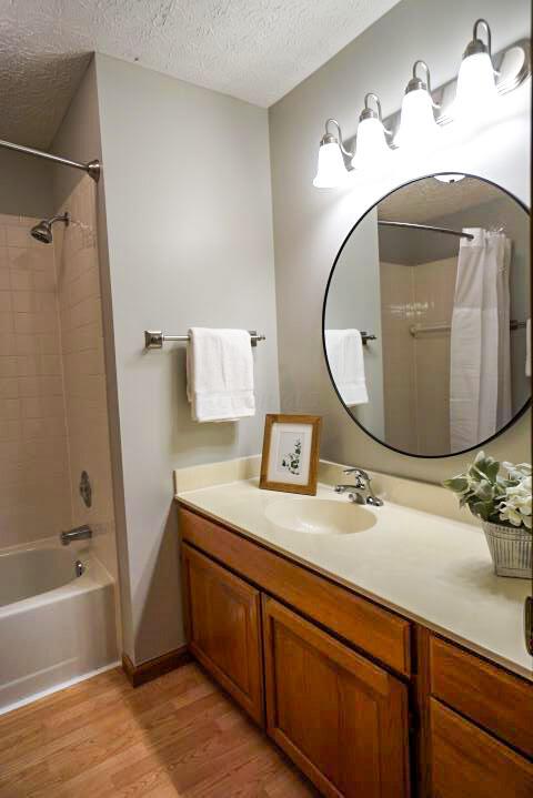 4572 Hidden Ridge Court Columbus, OH 43230 - Photo 30 of 43 Hall Bath