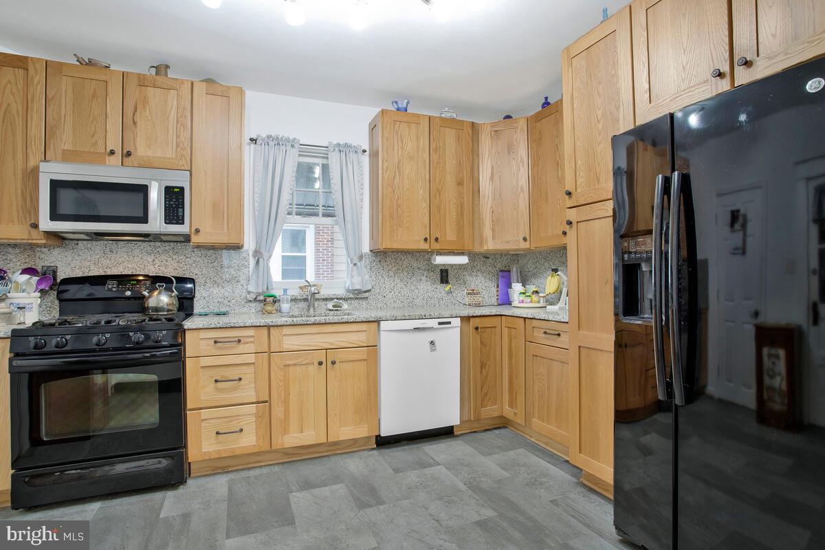 1263 Circle Drive Halethorpe, MD 21227 - Photo 13 of 40 Main Kitchen