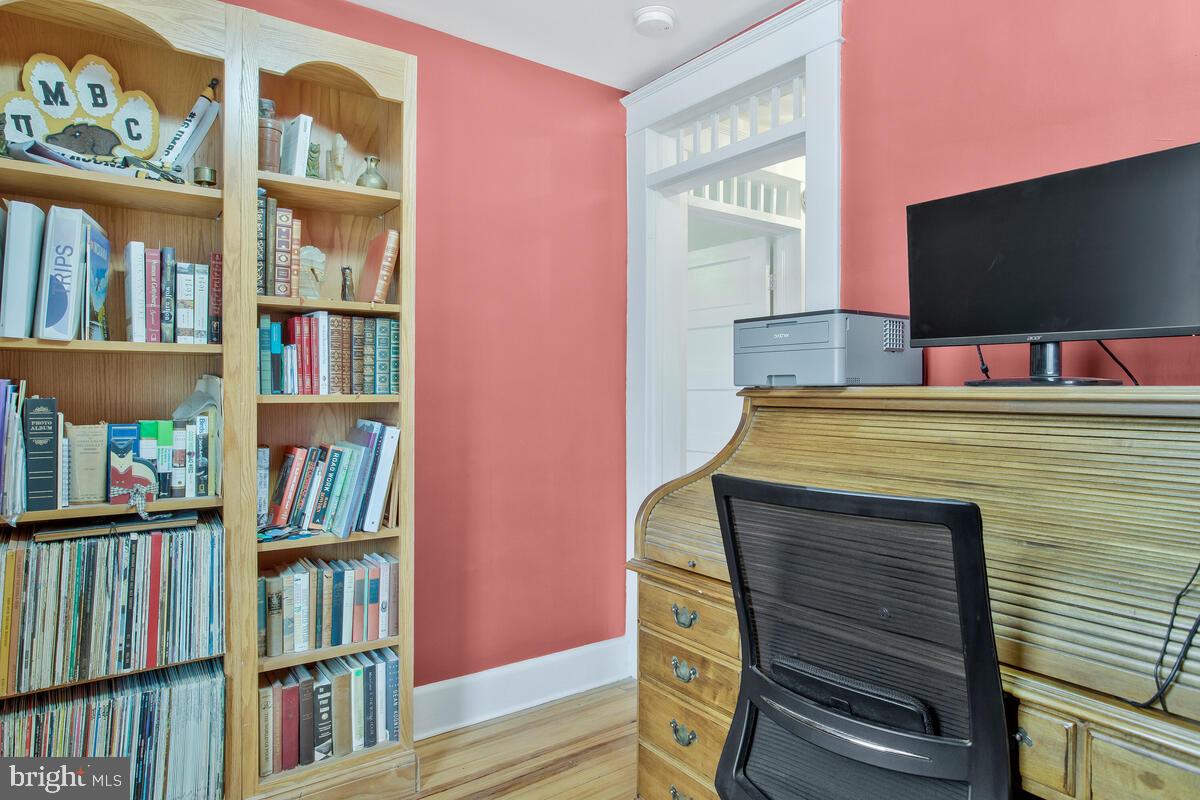 1263 Circle Drive Halethorpe, MD 21227 - Photo 21 of 40 Office